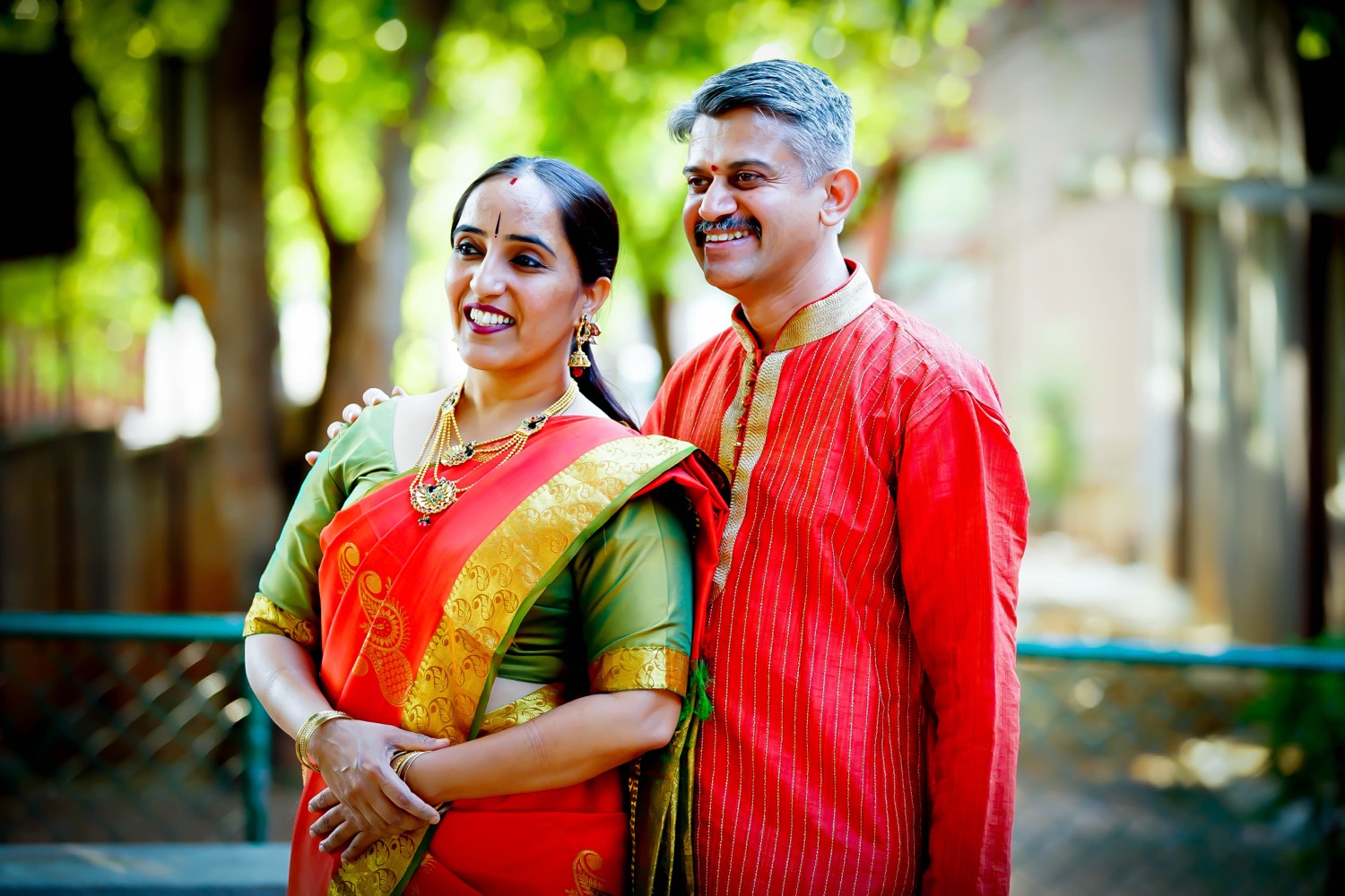 Mithra Naveen and M. S. Naveen, founders of Nadavidyalaya, standing together
