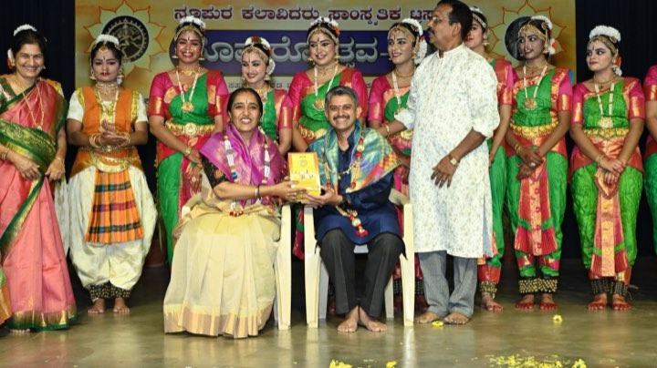 Vidwan M. S. Naveen being felicitated