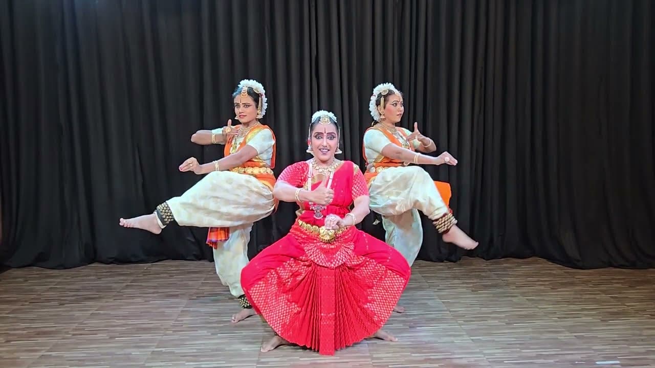 Students dancing Ananda Nartana Ganapathi