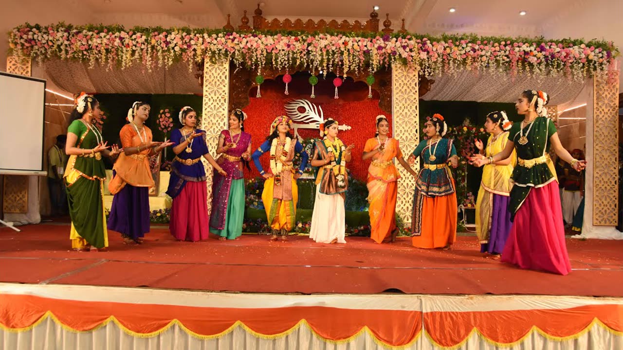 The ensemble of Sri Krishna Vilaasa on stage